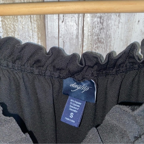 Daytrip Black Off The Shoulder Blouse - Picture 5 of 5